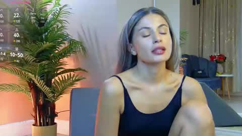 AVRILL CYRUX online show from September 16, 2025, 7:09 am