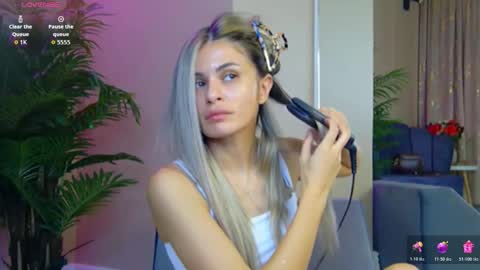 AVRILL CYRUX online show from November 11, 2025, 7:08 am