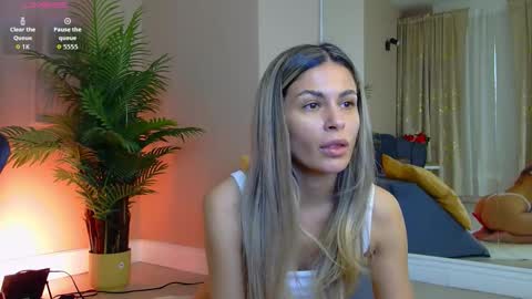 AVRILL CYRUX online show from February 2, 2026, 8:13 am