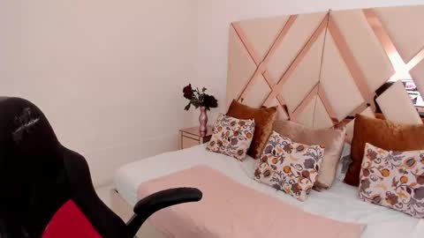 Avril  online show from January 13, 2026, 12:10 pm