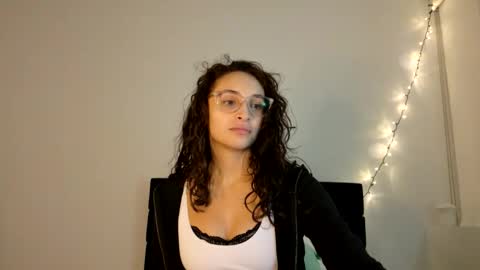 Snapshot of avvaiia chatting on January 14, 2026, 11:42 pm Avaia online show from January 14, 2026, 11:42 pm