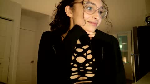 Snapshot of avvaiia chatting on February 20, 2026, 3:03 am Avaia online show from February 20, 2026, 3:03 am