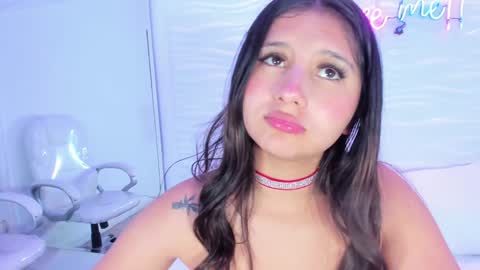 Avy  online show from December 1, 2024, 4:29 pm