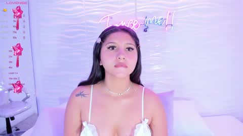 Avy  online show from January 22, 2025, 11:34 am