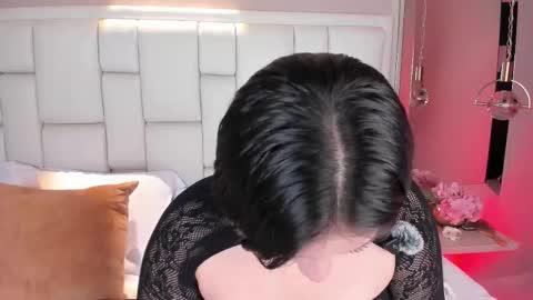 Avy  online show from December 20, 2025, 11:28 am