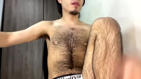Snapshot of aw0052 chatting on September 13, 2025, 12:21 am AndrewXxl independent online show from September 13, 2025, 12:21 am