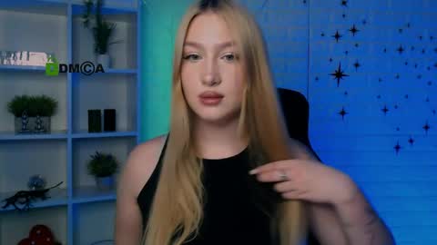 awesomeemma_ online show from May 26, 2026, 7:21 pm