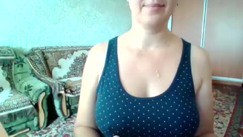 Snapshot of awesomeladyy chatting on October 5, 2025, 8:12 am awesomeladyy online show from October 5, 2025, 8:12 am