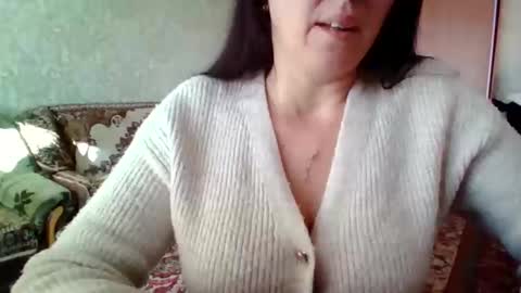 Snapshot of awesomeladyy chatting on November 1, 2025, 10:06 am awesomeladyy online show from November 1, 2025, 10:06 am