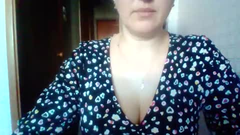 awesomeladyy online show from April 5, 2026, 8:00 am