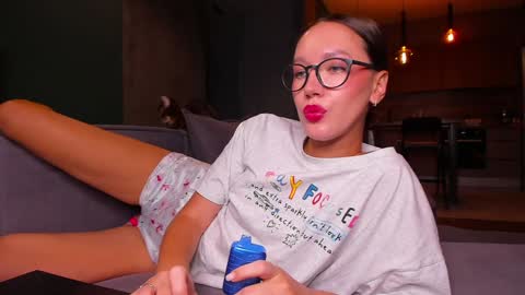 Snapshot of awgustina_sweetheart22 chatting on December 4, 2024, 1:53 pm Awgustina online show from December 4, 2024, 1:53 pm