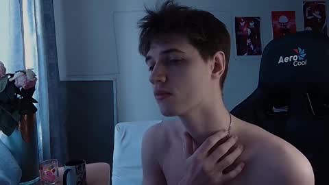 Snapshot of axel_0ne chatting on February 3, 2026, 7:35 am axel_0ne online show from February 3, 2026, 7:35 am