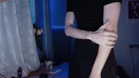 Snapshot of axel_0ne chatting on February 6, 2026, 12:30 pm axel_0ne online show from February 6, 2026, 12:30 pm