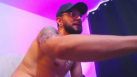 Independiente Model online show from October 31, 2025, 7:26 pm