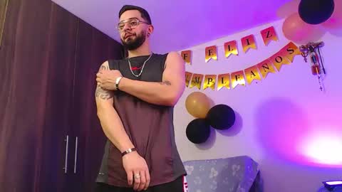 Independiente Model online show from December 19, 2025, 7:10 pm