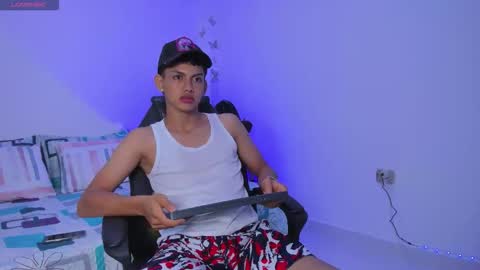 Snapshot of axel_cody_ chatting on October 25, 2025, 11:40 am AXEL online show from October 25, 2025, 11:40 am