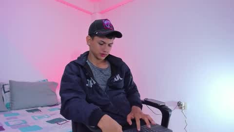 Snapshot of axel_cody_ chatting on October 28, 2025, 11:36 am AXEL online show from October 28, 2025, 11:36 am