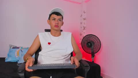 Snapshot of axel_cody_ chatting on November 19, 2025, 8:20 pm AXEL online show from November 19, 2025, 8:20 pm