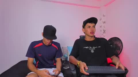 Snapshot of axel_cody_ chatting on November 21, 2025, 7:56 pm AXEL online show from November 21, 2025, 7:56 pm