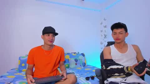 Snapshot of axel_cody_ chatting on November 22, 2025, 7:46 pm AXEL online show from November 22, 2025, 7:46 pm