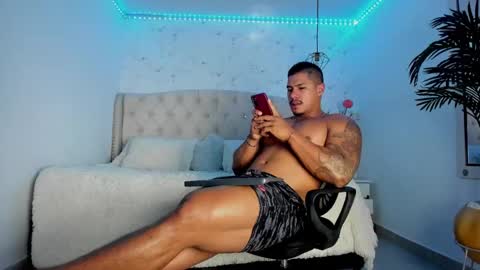 Axel Daviss online show from September 12, 2025, 1:44 pm