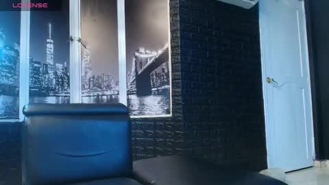 Snapshot of axel_fox21 chatting on October 19, 2025, 2:56 am A X E L online show from October 19, 2025, 2:56 am