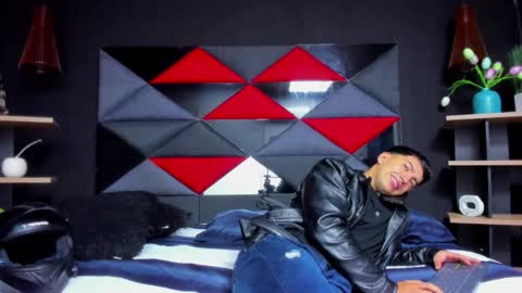 axel_hendrick online show from February 12, 2026, 11:27 am