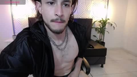 Axel  online show from May 26, 2026, 12:39 am