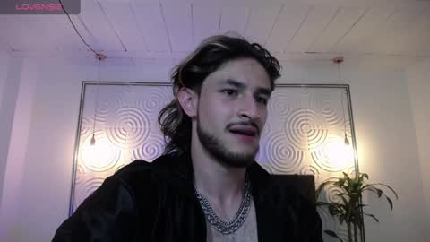 Axel  online show from May 29, 2026, 2:20 am