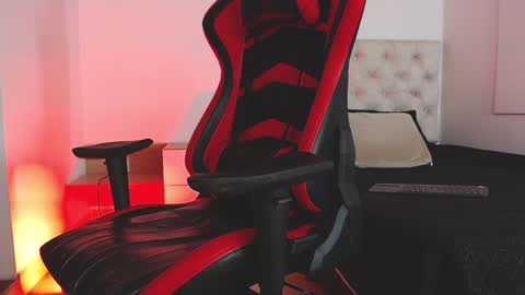 Axel  online show from January 21, 2025, 3:21 pm