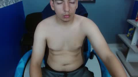 axel_stones_ online show from November 2, 2025, 2:08 pm