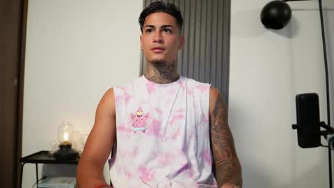 Agustin online show from October 8, 2025, 8:06 pm