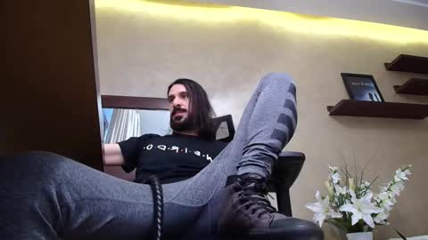 Snapshot of axelcolton chatting on December 17, 2024, 9:39 am AxelColton online show from December 17, 2024, 9:39 am