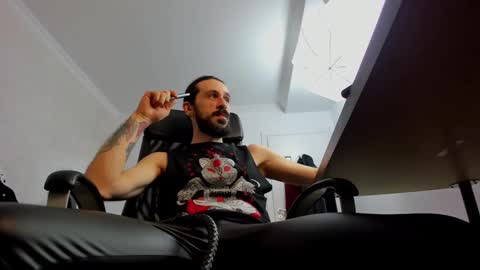 Snapshot of axelcolton chatting on December 20, 2024, 5:57 am AxelColton online show from December 20, 2024, 5:57 am