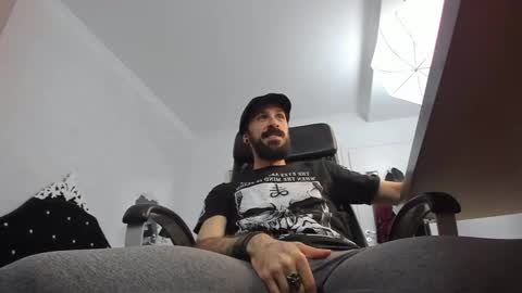 Snapshot of axelcolton chatting on January 6, 2025, 5:41 am AxelColton online show from January 6, 2025, 5:41 am
