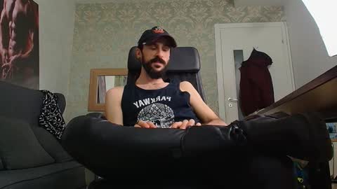 Snapshot of axelcolton chatting on January 18, 2025, 2:02 pm AxelColton online show from January 18, 2025, 2:02 pm