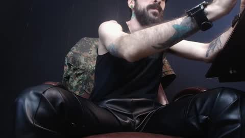 Snapshot of axelcolton chatting on February 22, 2025, 12:29 pm AxelColton online show from February 22, 2025, 12:29 pm