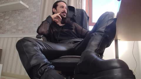 Snapshot of axelcolton chatting on October 17, 2025, 10:29 am AxelColton online show from October 17, 2025, 10:29 am