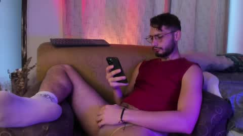 Snapshot of axelg_rose chatting on January 27, 2025, 12:37 pm online show from January 27, 2025, 12:37 pm