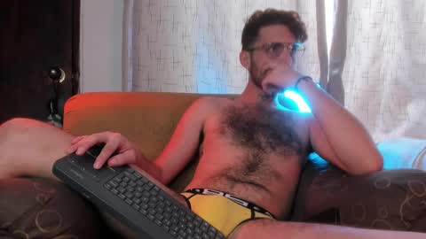 Snapshot of axelg_rose chatting on January 29, 2025, 8:25 pm online show from January 29, 2025, 8:25 pm