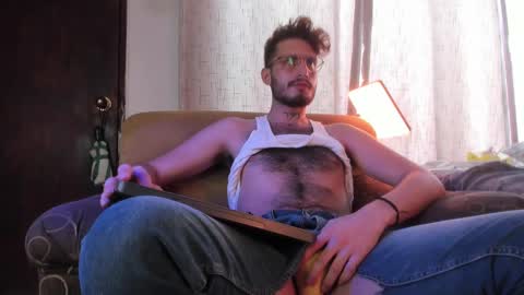 Snapshot of axelg_rose chatting on January 31, 2025, 7:29 pm online show from January 31, 2025, 7:29 pm