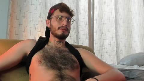 Snapshot of axelg_rose chatting on February 3, 2025, 8:03 pm online show from February 3, 2025, 8:03 pm