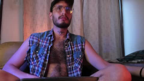 Snapshot of axelg_rose chatting on February 5, 2025, 10:12 pm online show from February 5, 2025, 10:12 pm