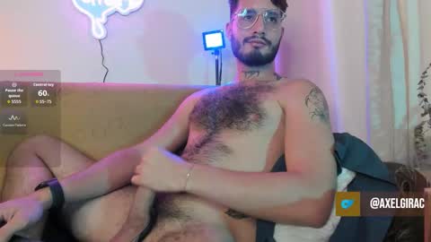 Snapshot of axelg_rose chatting on October 1, 2025, 8:26 pm online show from October 1, 2025, 8:26 pm