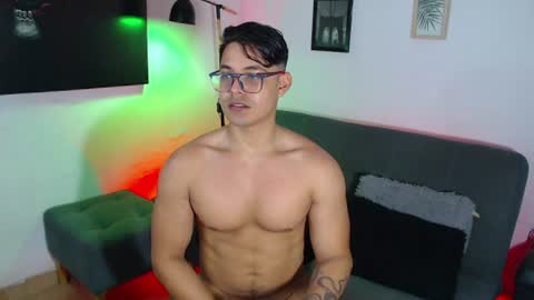Snapshot of axell_dior chatting on June 23, 2026, 1:09 pm axell online show from June 23, 2026, 1:09 pm