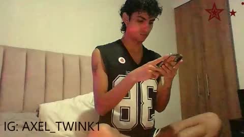 Axel  online show from November 18, 2025, 3:12 am