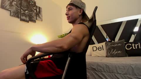 axelmartinezz online show from May 9, 2026, 9:09 pm