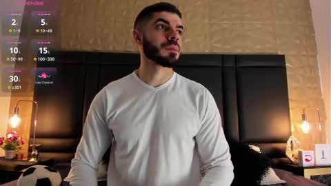 Axel Thompsom online show from October 11, 2025, 11:20 am