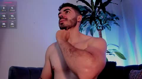 Axel Thompsom online show from December 18, 2025, 6:14 pm