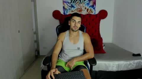 Axel online show from May 13, 2026, 11:33 pm